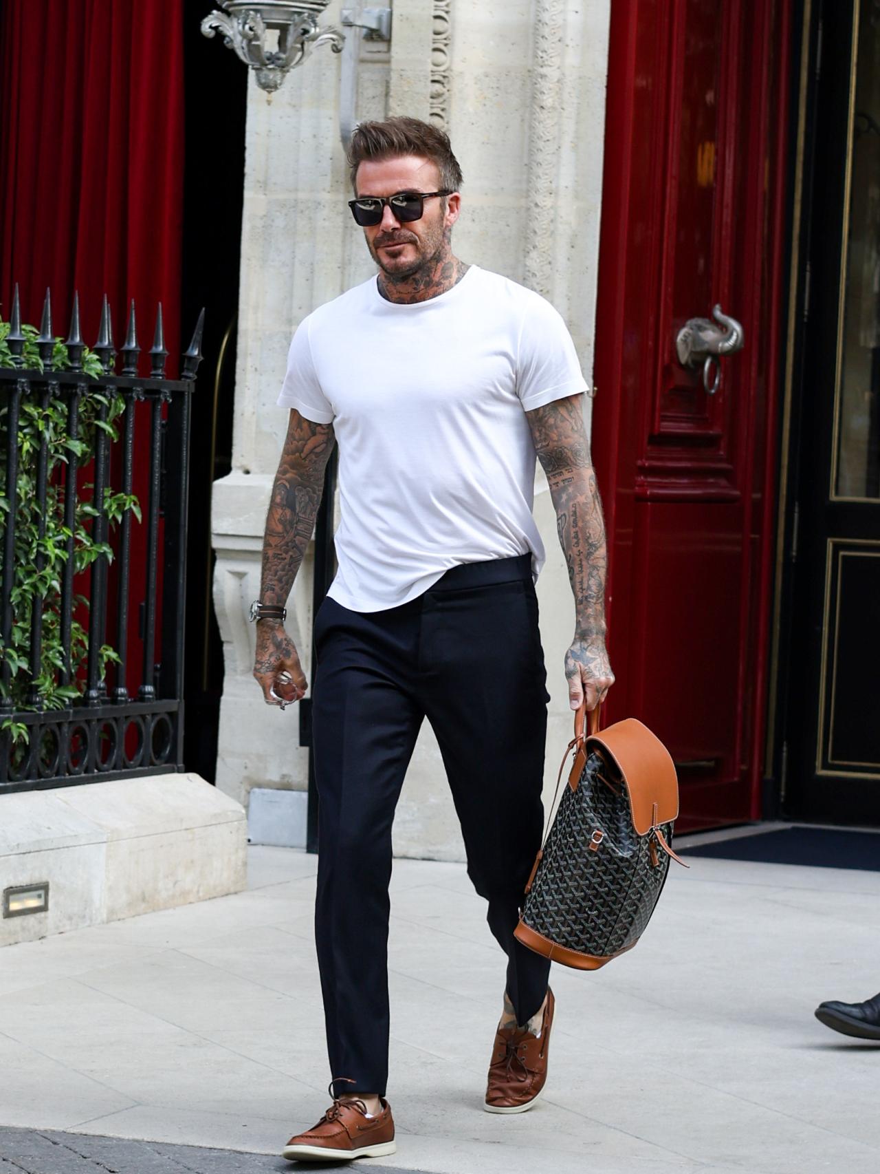 David Beckham ha lucido la mochila de Goyard durante su estancia en París.