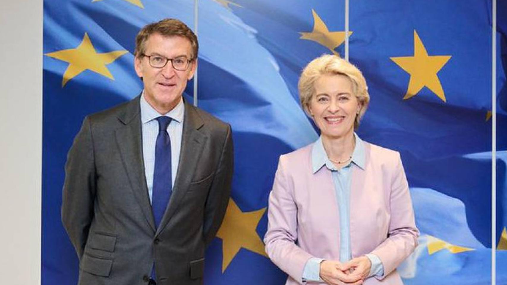 Feijóo y la presidenta de la Comisión Europea, Ursula von der Leyen, en octubre pasado en Bruselas.