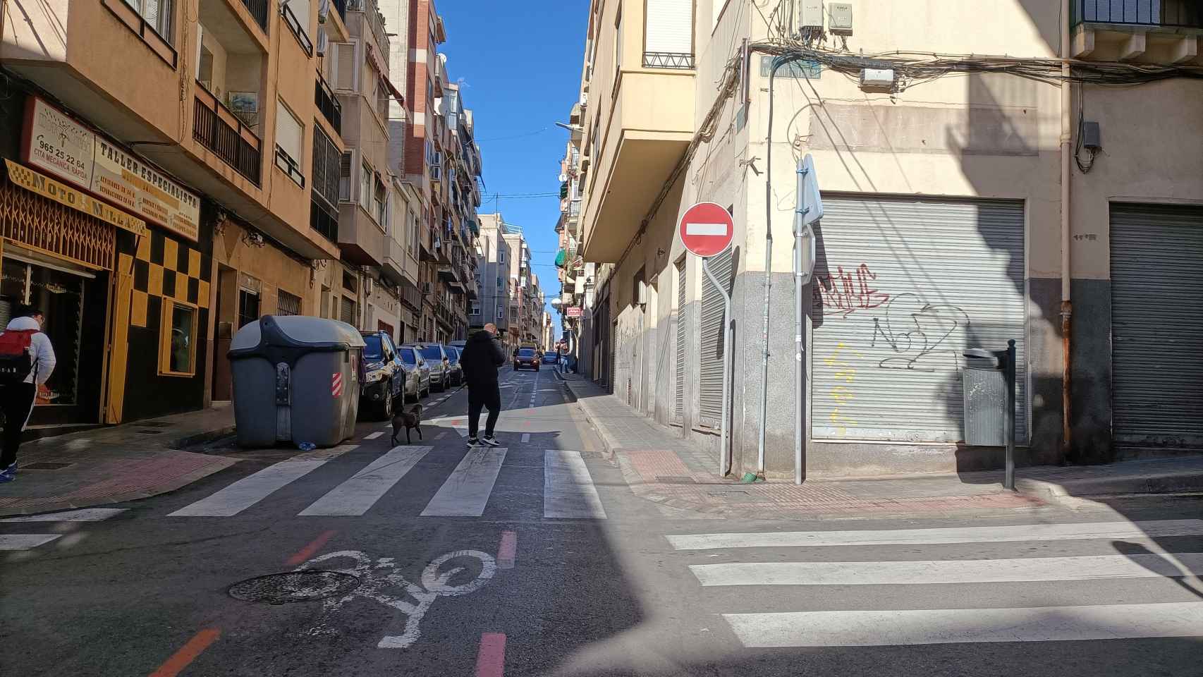Una de las calles entre Carolinas Altas y Carolinas Bajas (Alicante).
