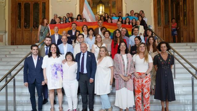 Acto institucional con motivo del Día Internacional del Orgullo LGTBI en el Ayuntamiento de Valladolid