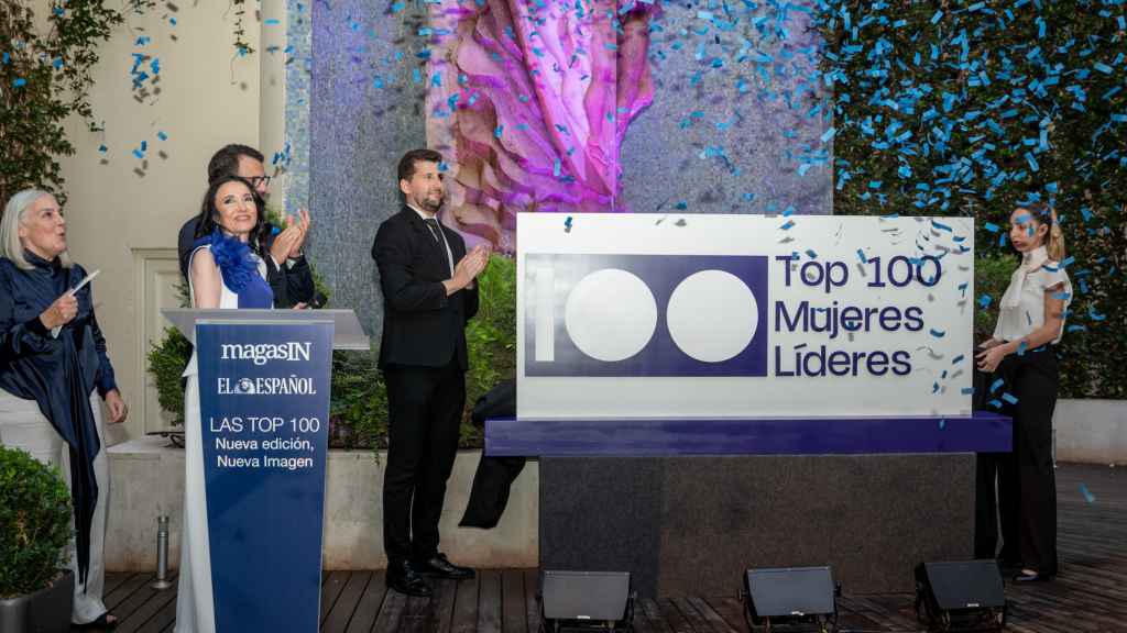 Mercedes Wullich, Marc Morillas y Cruz Sánchez de Lara presentando el nuevo logo de 'Las Top 100'