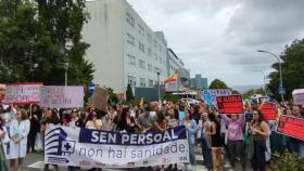 Profesionales sanitarios protestan a las puertas del CHUAC