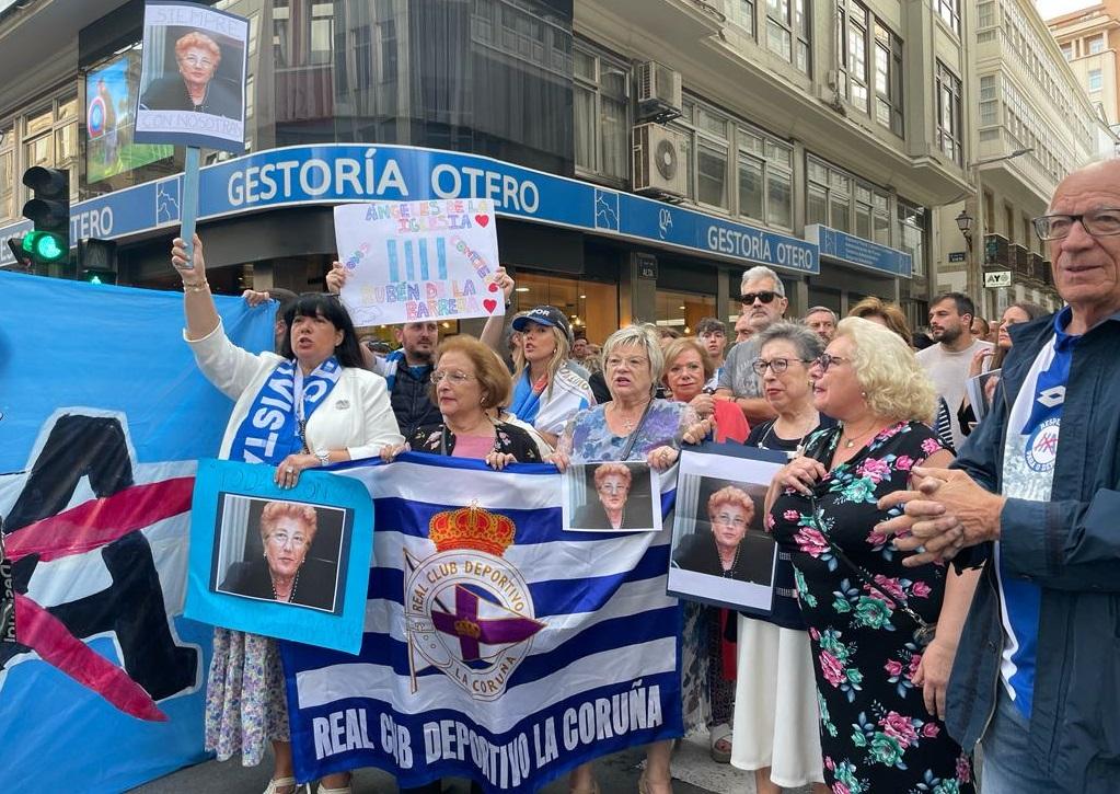Un grupo de mujeres pide el regreso de Rubén de la Barrera (Quincemil)