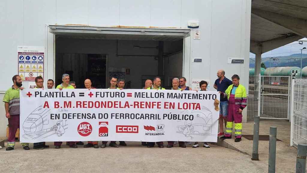 Protesta de los trabajadores del taller de Renfe en Redondela.