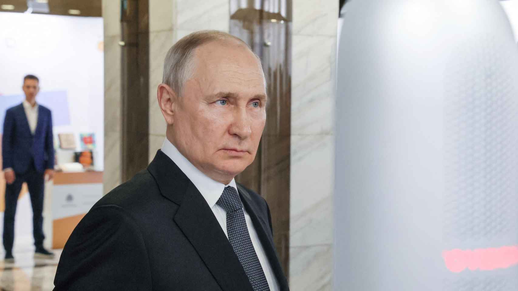 El presidente ruso Vladimir Putin asiste a un foro en Moscú este jueves.