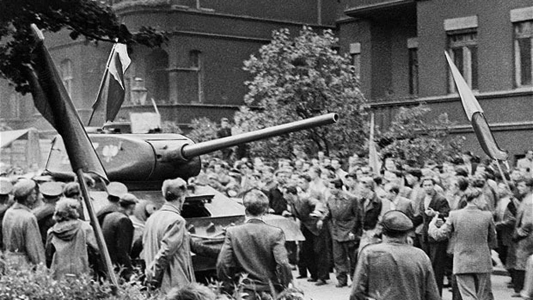 Manifestantes contra el partido comunista polaco en Poznan, en 1956. Foto: Wikimedia Commons