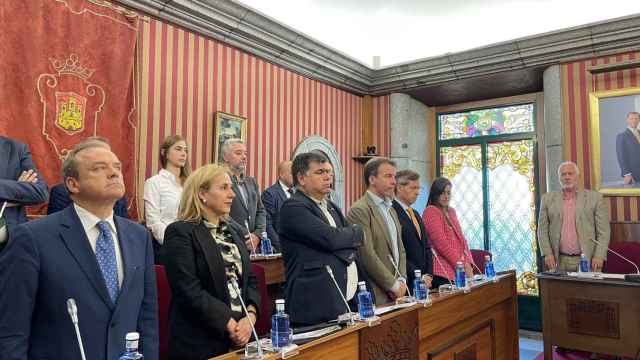 Minuto de silencio guardado por la violencia familiar en el Ayuntamiento de Burgos