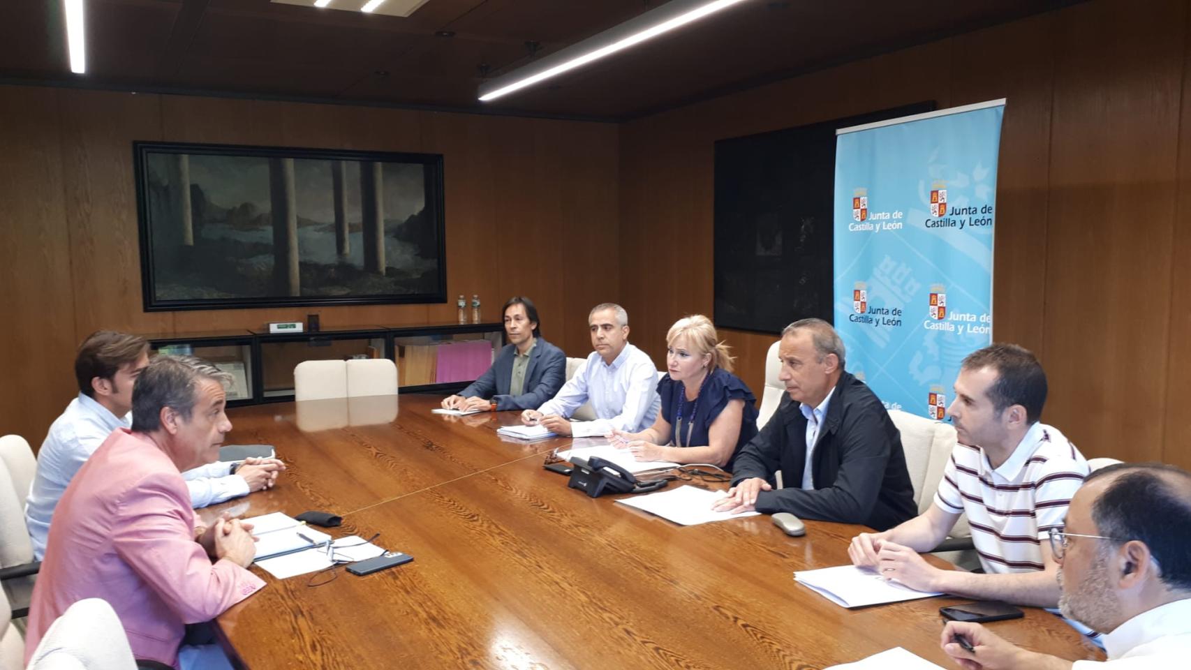 Reunión del alcalde de Toro y la delegada territorial