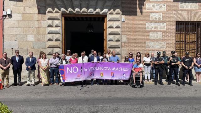 Minuto de silencio en Talavera. Foto: Ayuntamiento de Talavera.