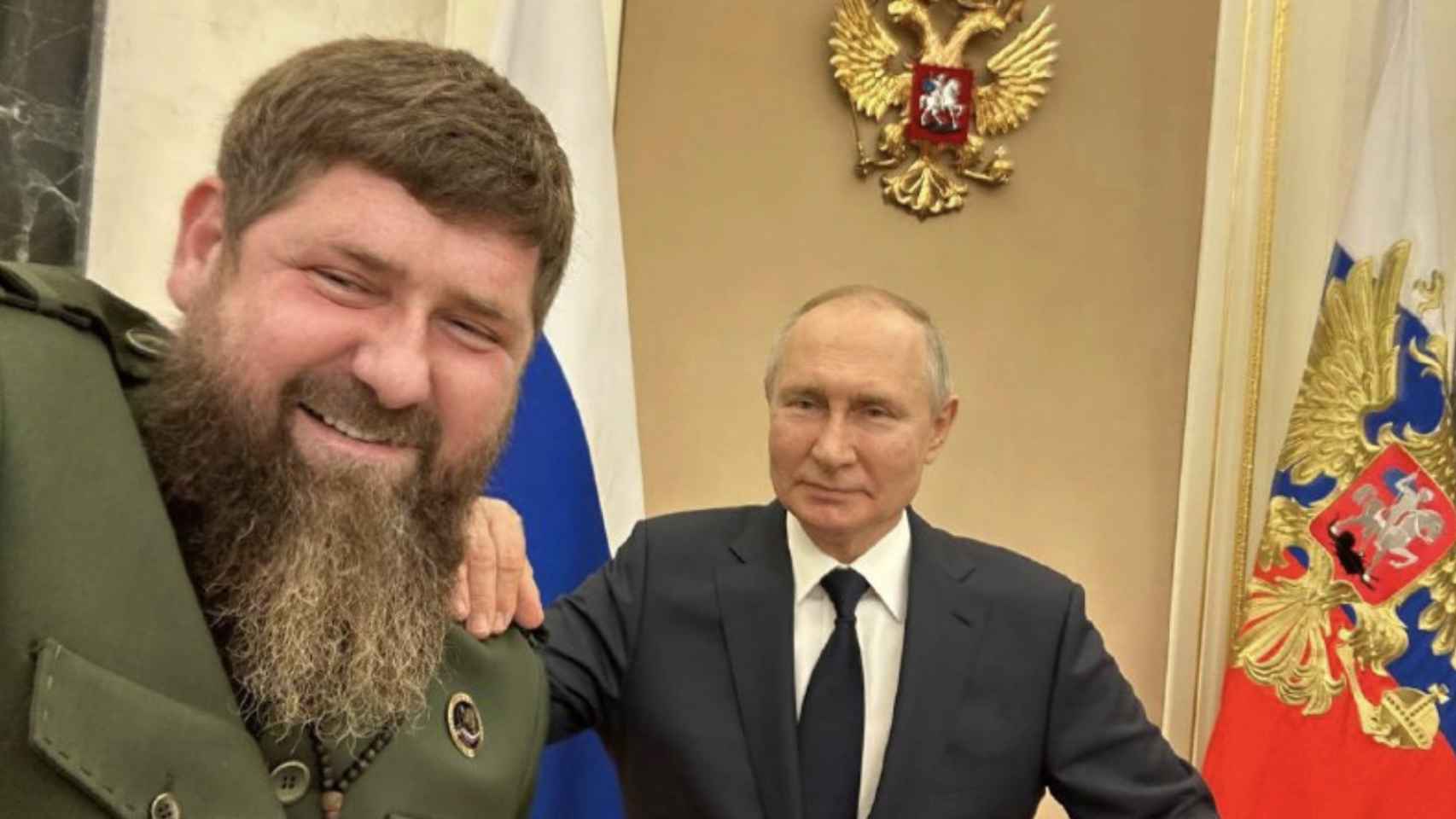El 'selfie' que el líder checheno, Ramzan Kadyrov, publicó con el presidente ruso, Vladamir Putin, en una reunión posterior al motín de Wagner.