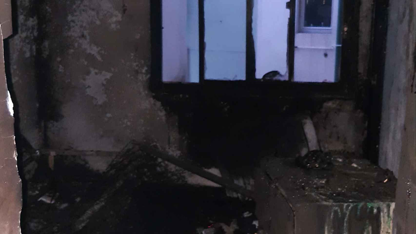 Estado en el que quedó la vivienda tras el fuego.