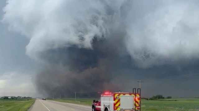 Tornado en la provincia de Alberta, Canadá.
