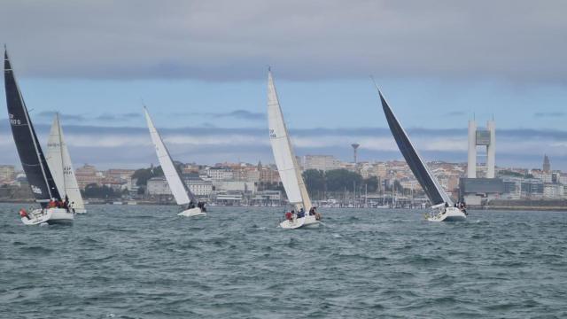 El Mirfak de la Armada vence en la 23 regata Infanta Elena de A Coruña