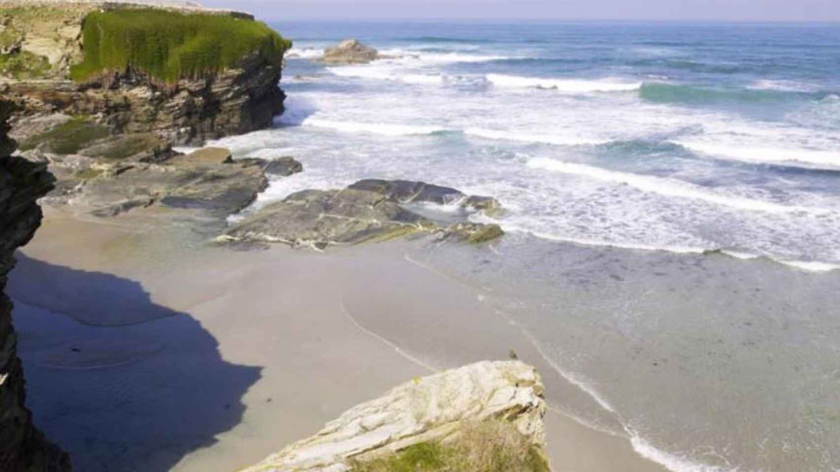 Playa de Os Castros en Ribadeo (Lugo).