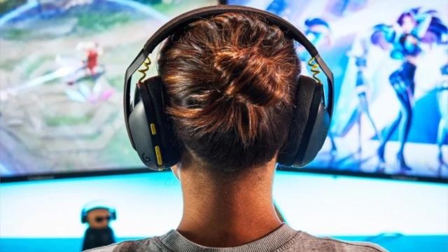 Estos auriculares gaming Logitech lo están petando en PcComponentes ¡y están rebajados un 29%!