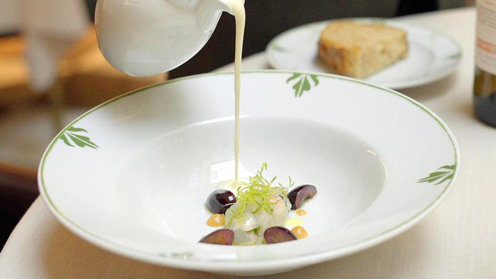 El ajoblanco malagueño con tartar de cigala y cerezas del restaurante Balausta.