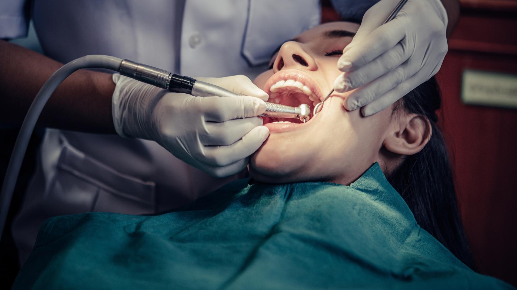 Una paciente en el dentista.