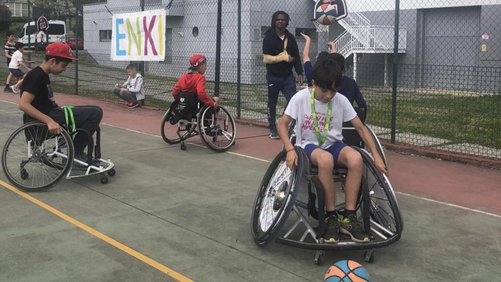 Las actividades de sensibilización por la inclusión de ENKI llegan a 8.000 escolares gallegos