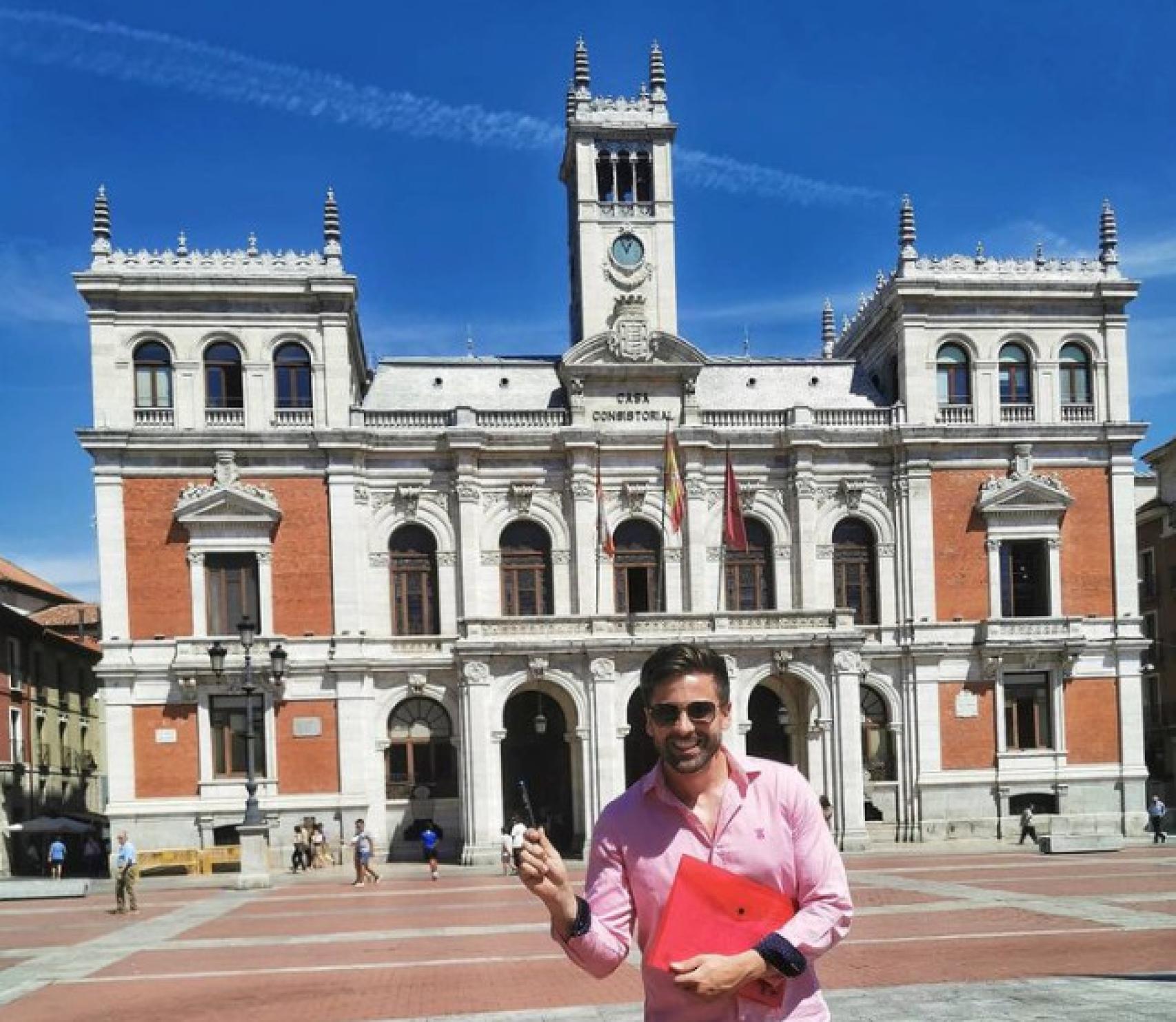 Sergio Ayala en la Plaza Mayor de Valladolid