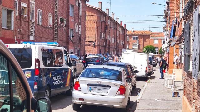 La Policía Nacional en la Calle Duero en Valladolid