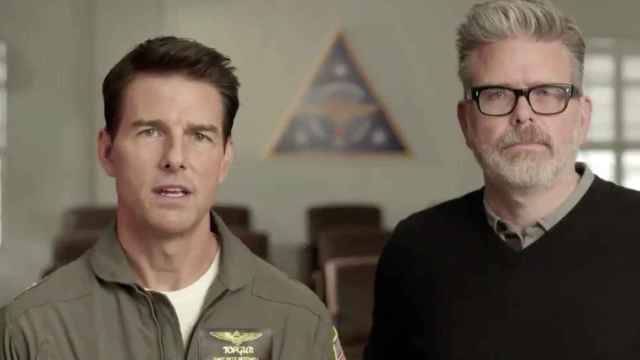 Tom Cruise y el director Christopher McQuarrie en un momento del vídeo en el que criticaron el suavizado de movimiento de las televisiones modernas