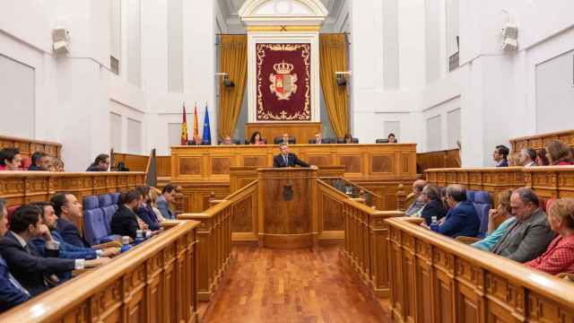 Primera sesión del debate de investidura en las Cortes de Castilla-La Mancha. Foto: Javier Longobardo.