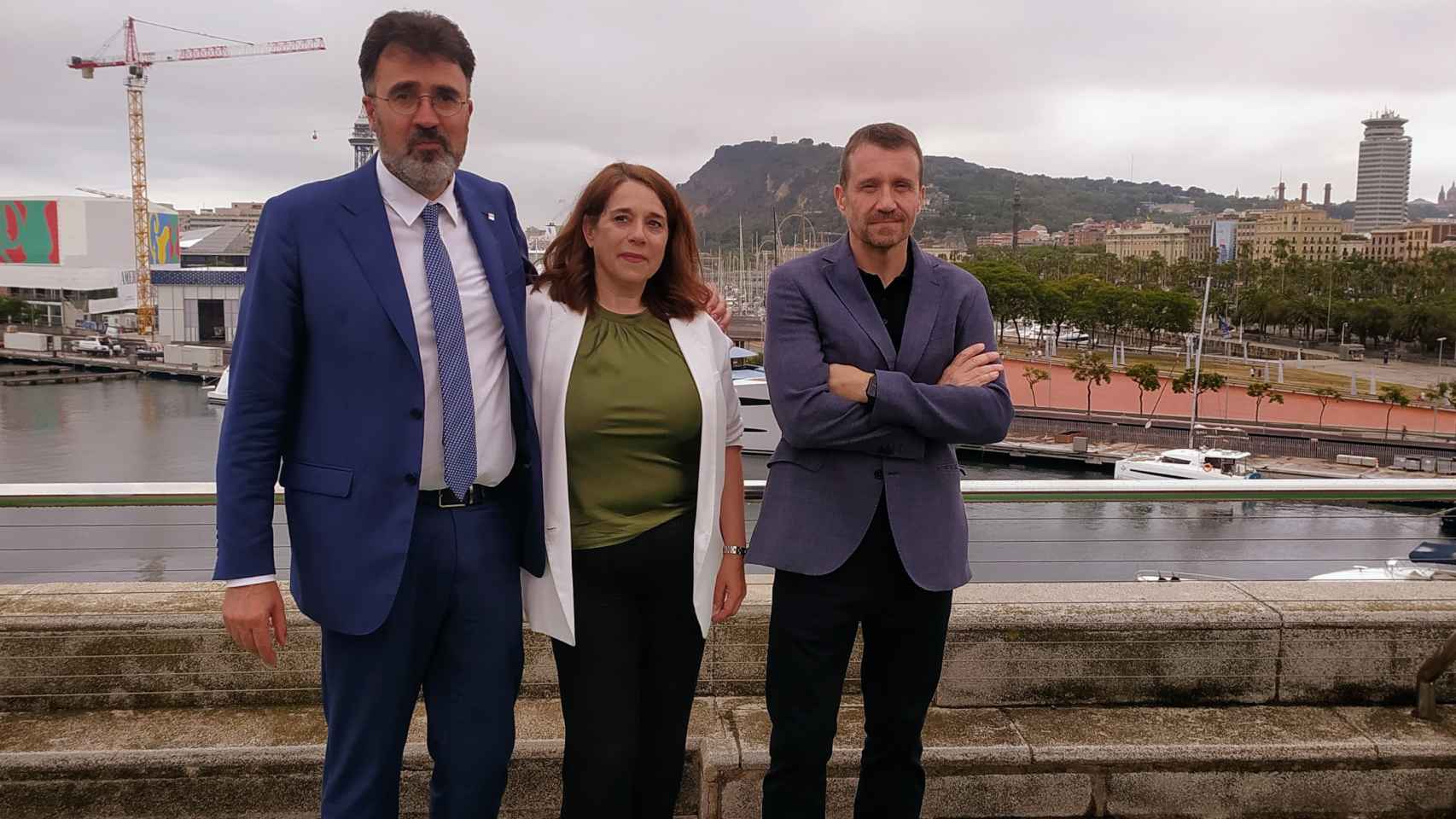 De izquierda a derecha: Lluís Salvadó, presidente del Puerto de Barcelona; Emma Cobos, directora de Innovación de la infraestructura portuaria; y Miquel Martí, CEO de Tech Barcelona.