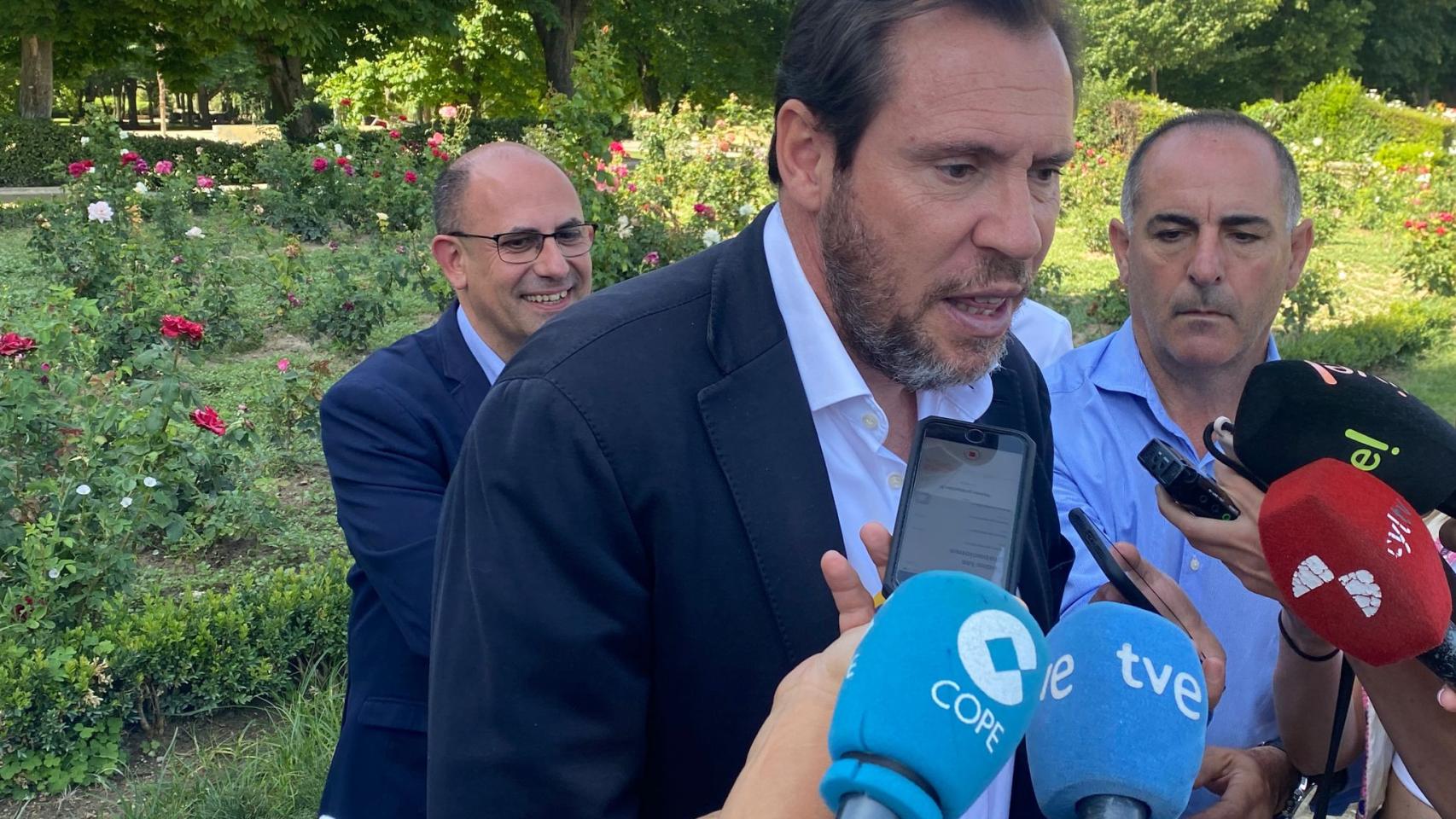 El presidente del grupo municipal socialista en el Ayuntamiento de Valladolid, Óscar Puente, en declaraciones a los medios