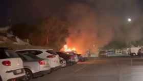 Imagen del incendio del vehículo en Fuengirola.