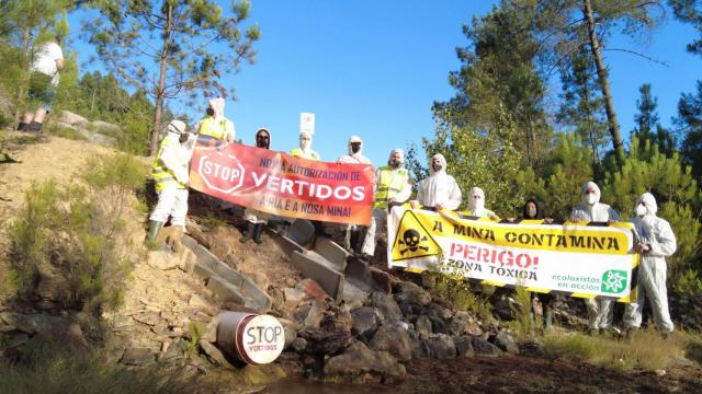 Acción en contra de los vertidos de la mina de San Finx