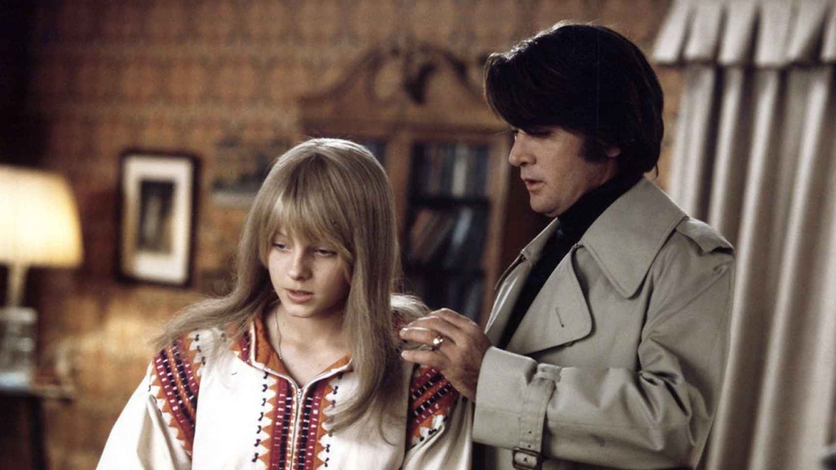 Jodie Foster y Martin Sheen en 'La muchacha del sendero' (1976), cuidado con el hombre de los caramelos