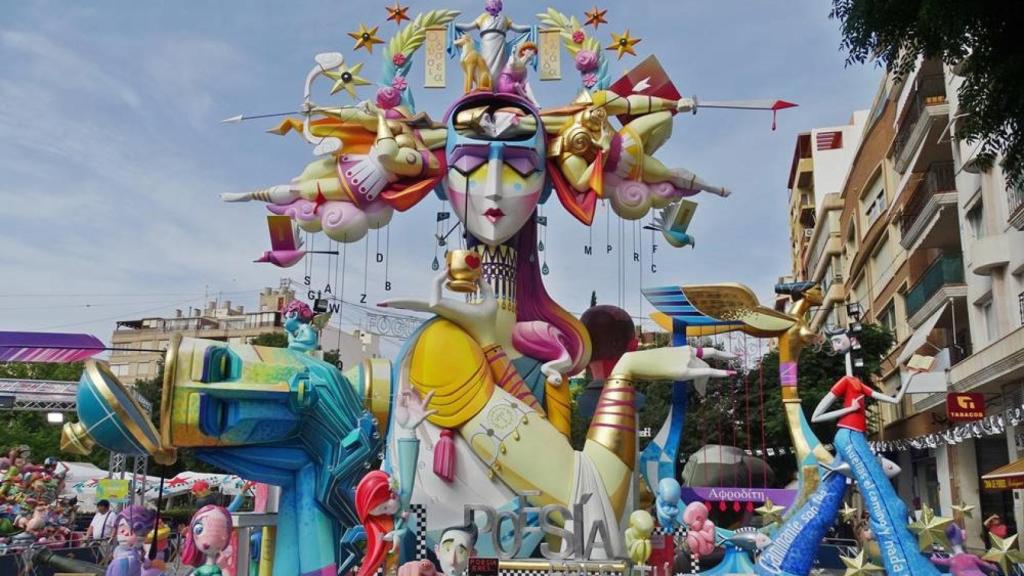 2023. Foguera Sèneca-Foguera Autobusos (Toni Pérez y José Gallego).