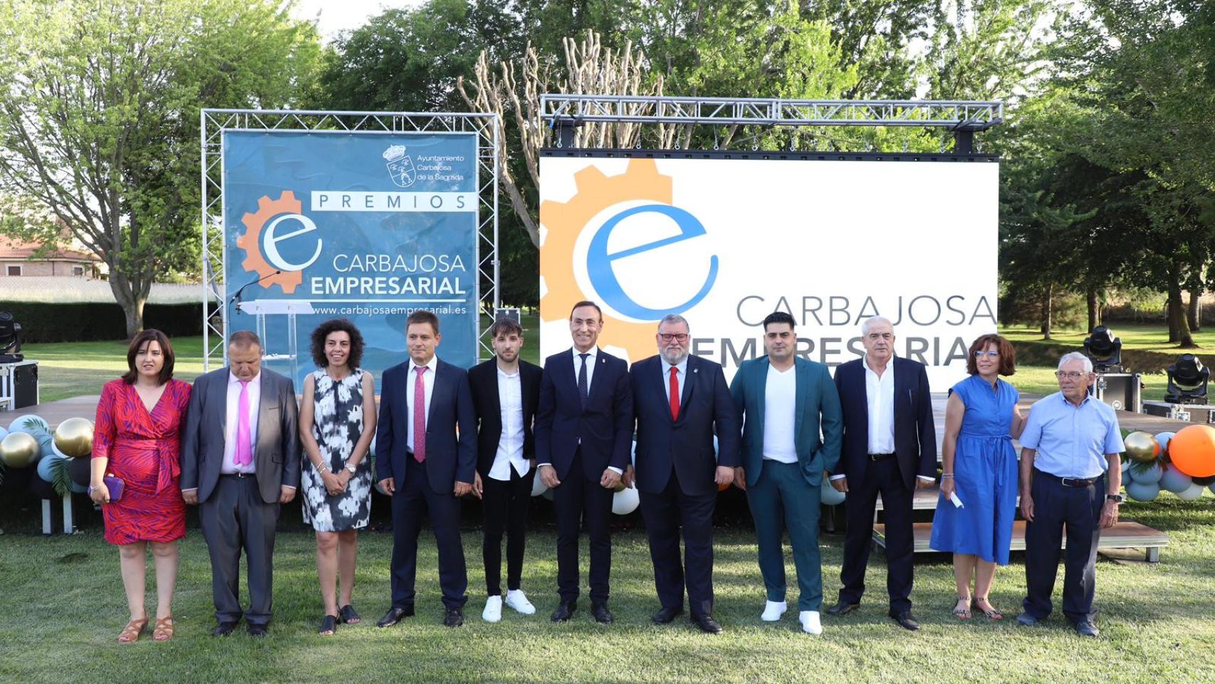 Autoridades locales y premiados en la Gala Carbajosa Empresarial 2023