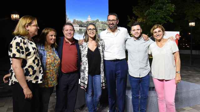 Page y los candidatos del PSOE en el acto de Talavera.