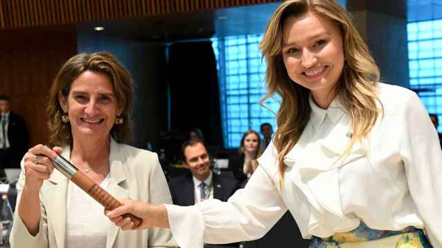 La vicepresidenta Teresa Ribera recibe de su homóloga sueca el relevo de la presidencia del Consejo de Energía