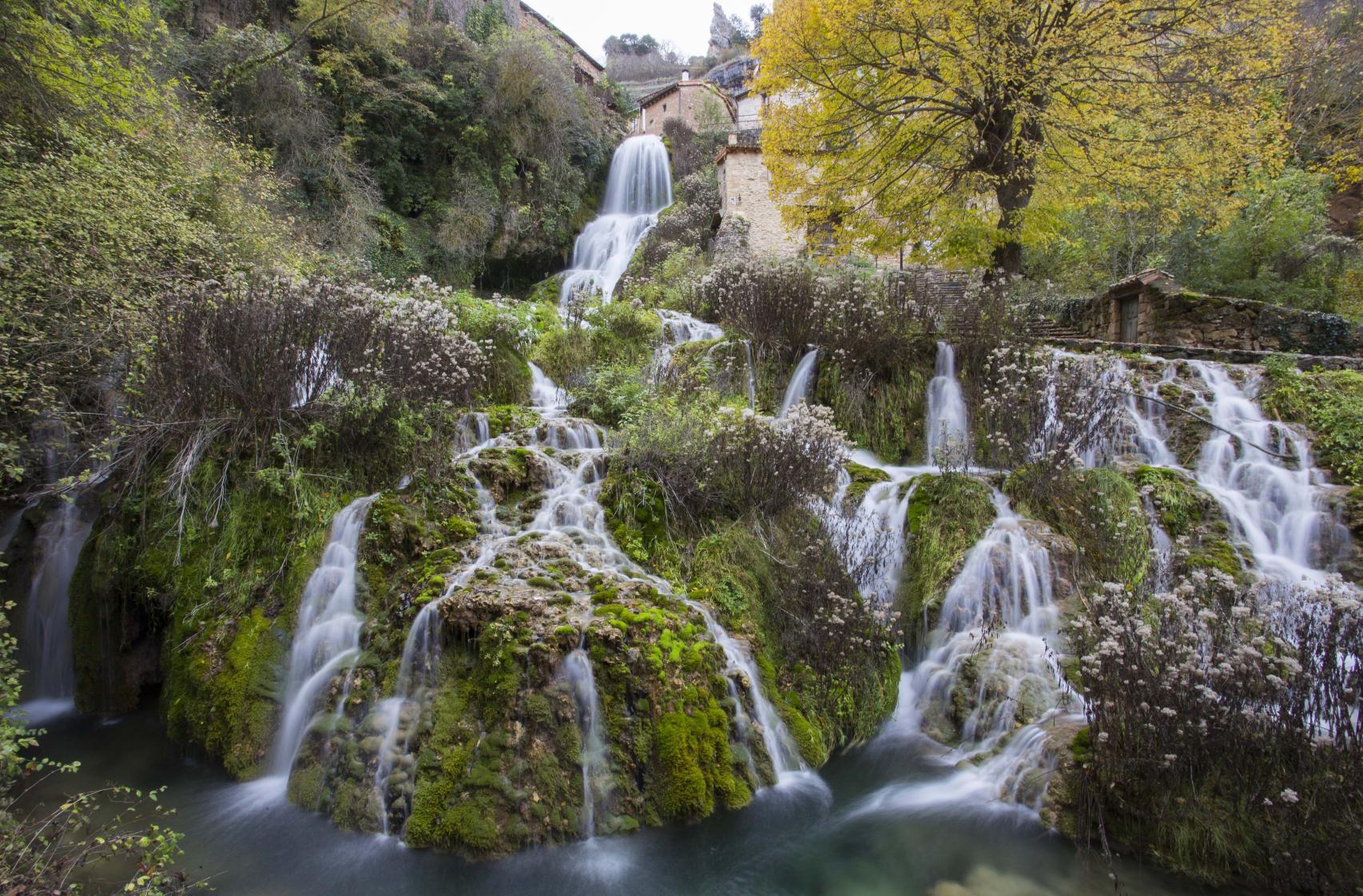 Cascada Orbaneja del Castillo