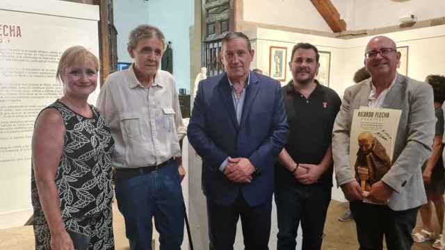 Inauguración de la exposición de Ricardo Flecha junto con el presidente de la Diputación de Zamora y el propio escultor