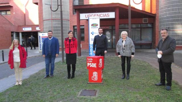 Antidio Fagúndez, Inmaculada García Rioja, José Ignacio Martín Benito, Ana Sánchez, Carlos Fernández y Ana Ariza, del PSOE de Zamora, en una imagen de archivo