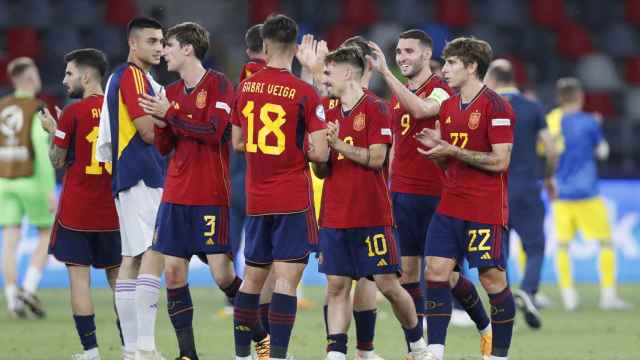 Los jugadores de España sub21 celebran el pase a la final del Europeo