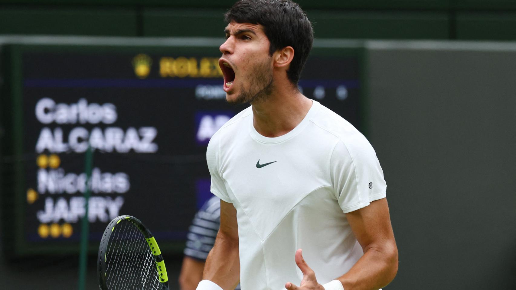 Alcaraz, durante el partido de tercera ronda en Wimbledon.