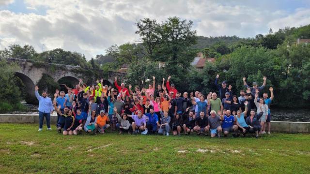 Participantes en el Descenso do Ulla en piragua.