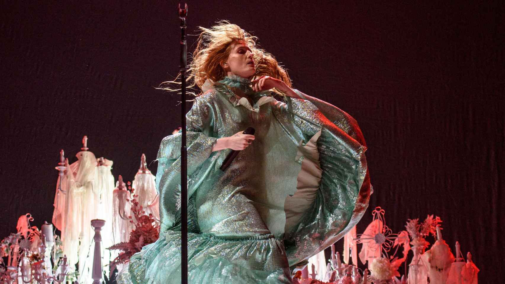 La líder y cantante del grupo británico Florence and the Machine, Florence Welch, durante el concierto en el festival BBK Live 2023. Foto: EFE/Javier Zorrilla