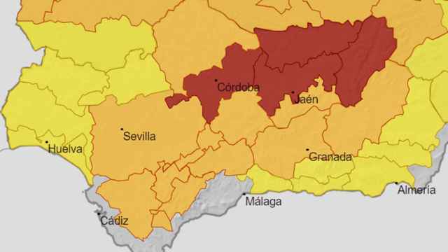 Mapa de Andalucía con los avisos por altas temperaturas para este lunes.