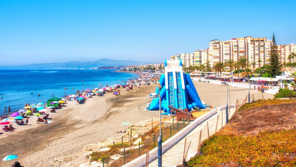 Imagen de la playa Ferrara, en Torrox.