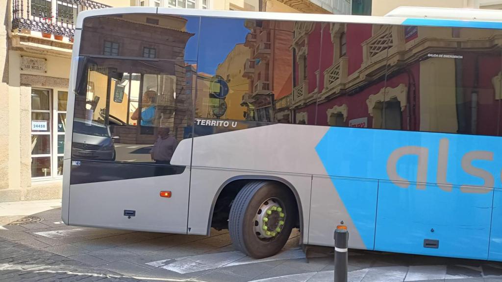 El autobús que no puede realizar el giro en Panaderas.