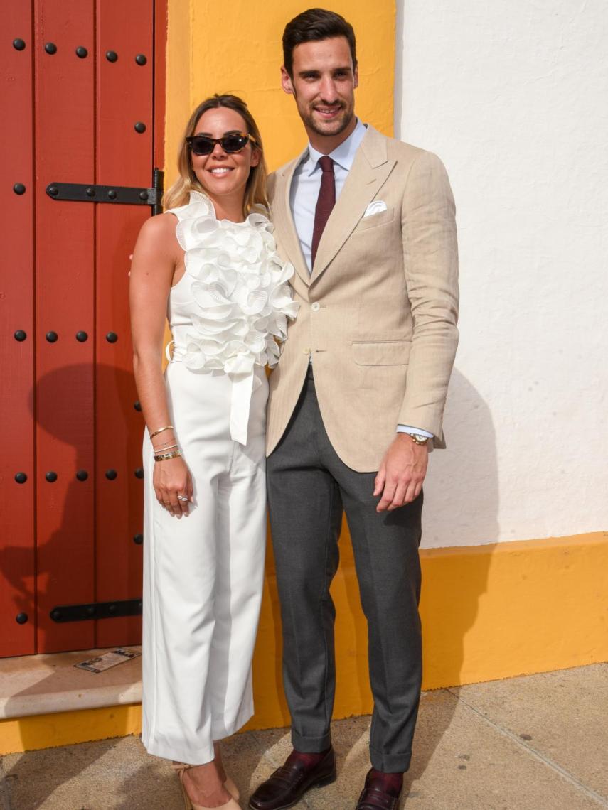 Sergio Rico y Alba Silva en Sevilla.