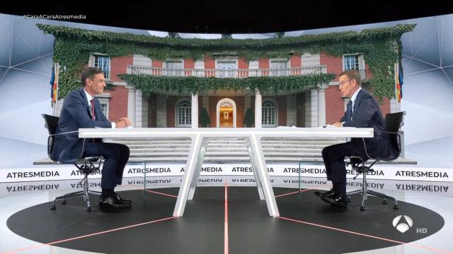 Pedro Sánchez y Alberto Núñez Feijóo, durante el debate de Atresmedia.