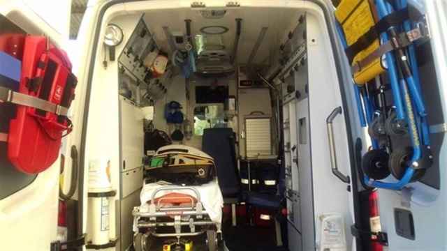 Interior de una ambulancia en una imagen de archivo
