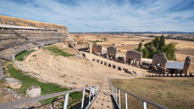 Este pequeño pueblo de España tiene uno de los teatros romanos más grandes