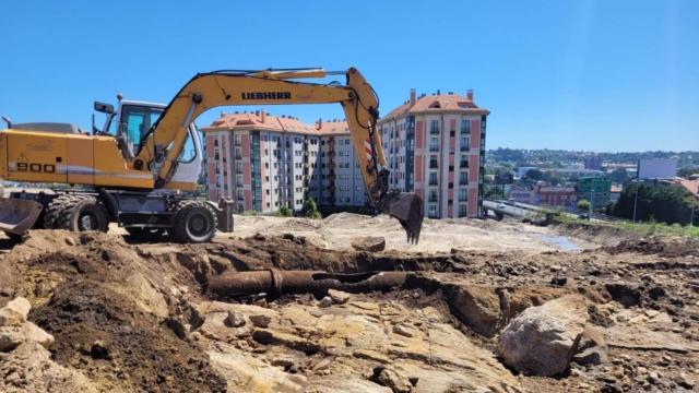 Tubería rota que causó diversas incidencias en la zona